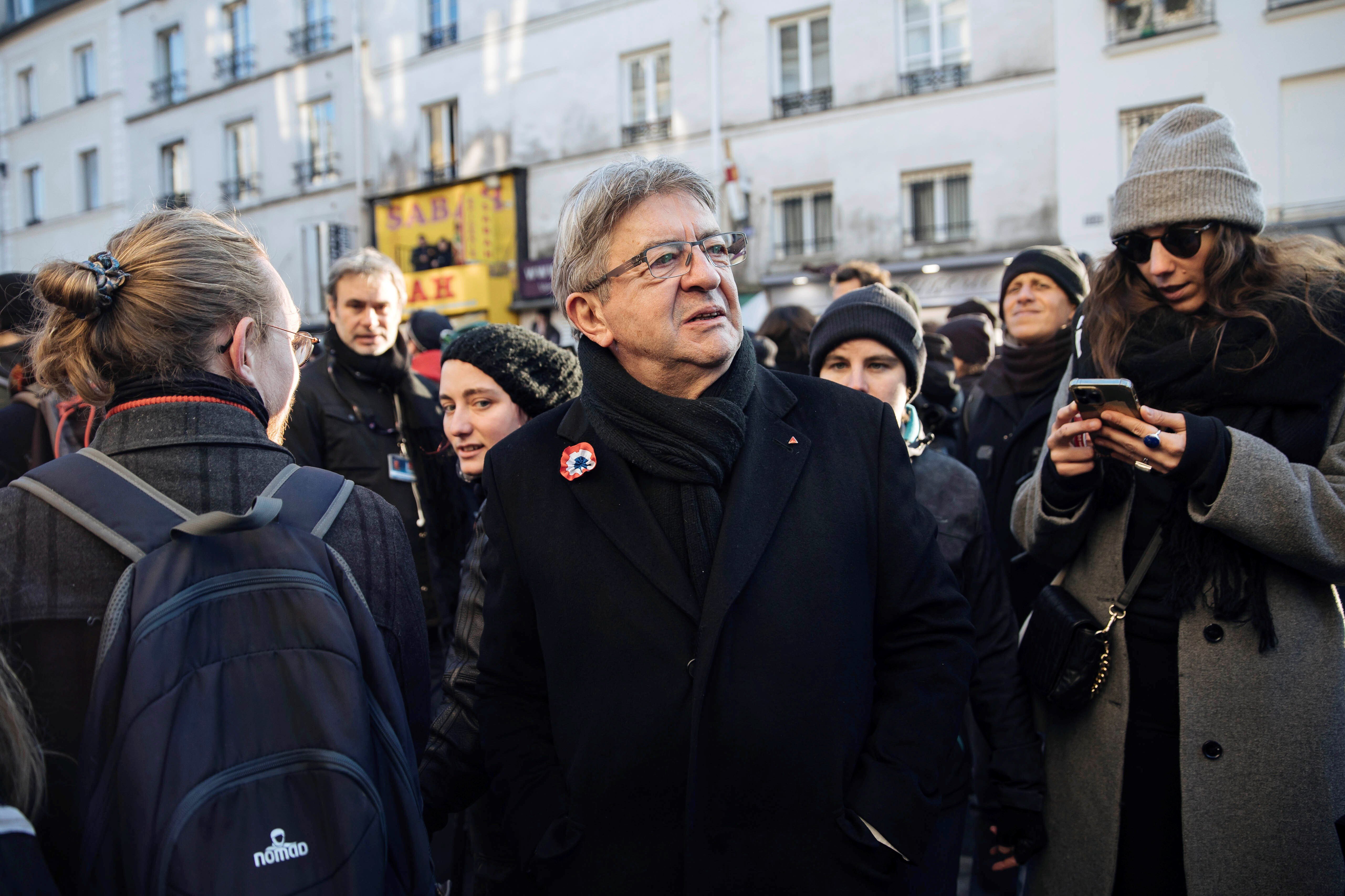 Melenchon to pass vote of no confidence over pension reform
