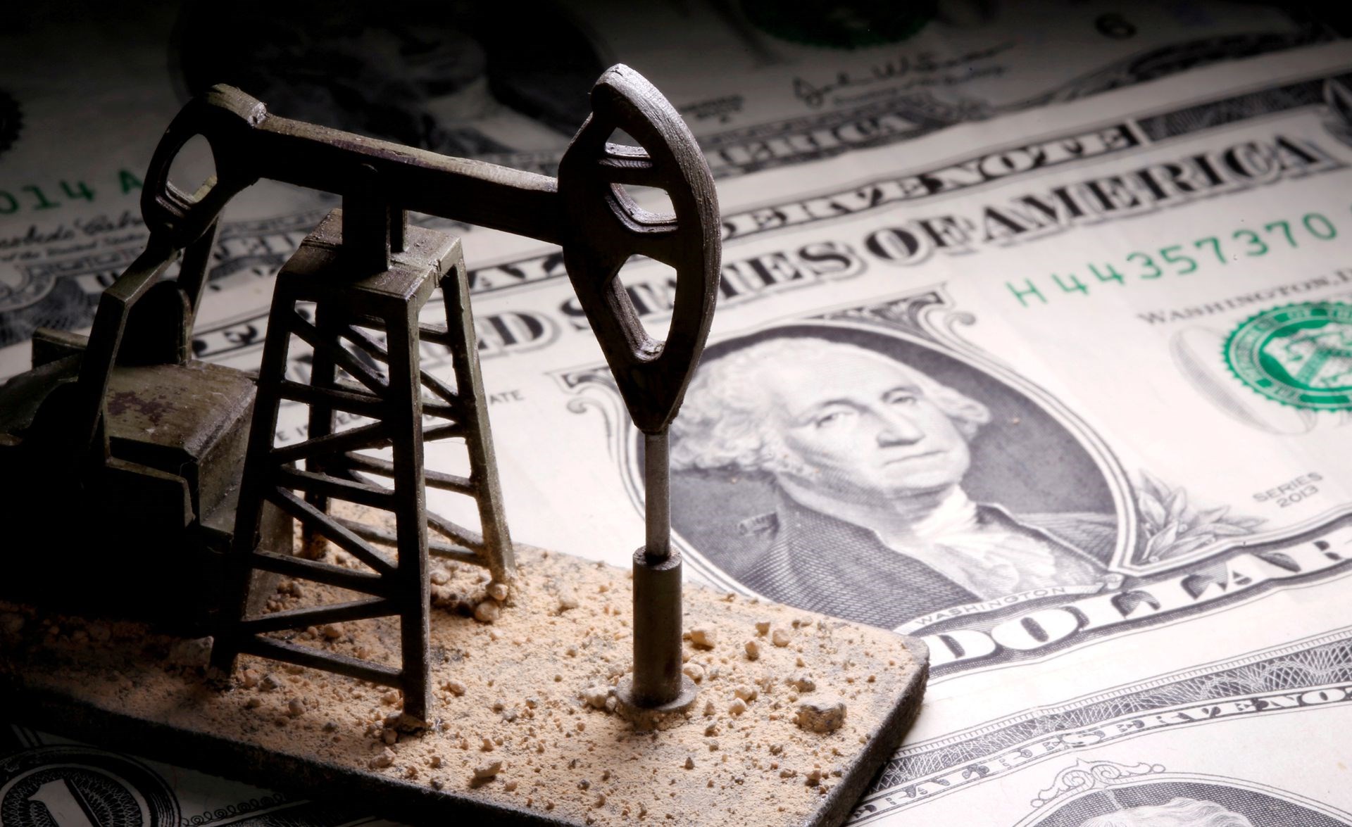 US budget deficit hits staggering $1.1tln, Biden hopes to refill SPR