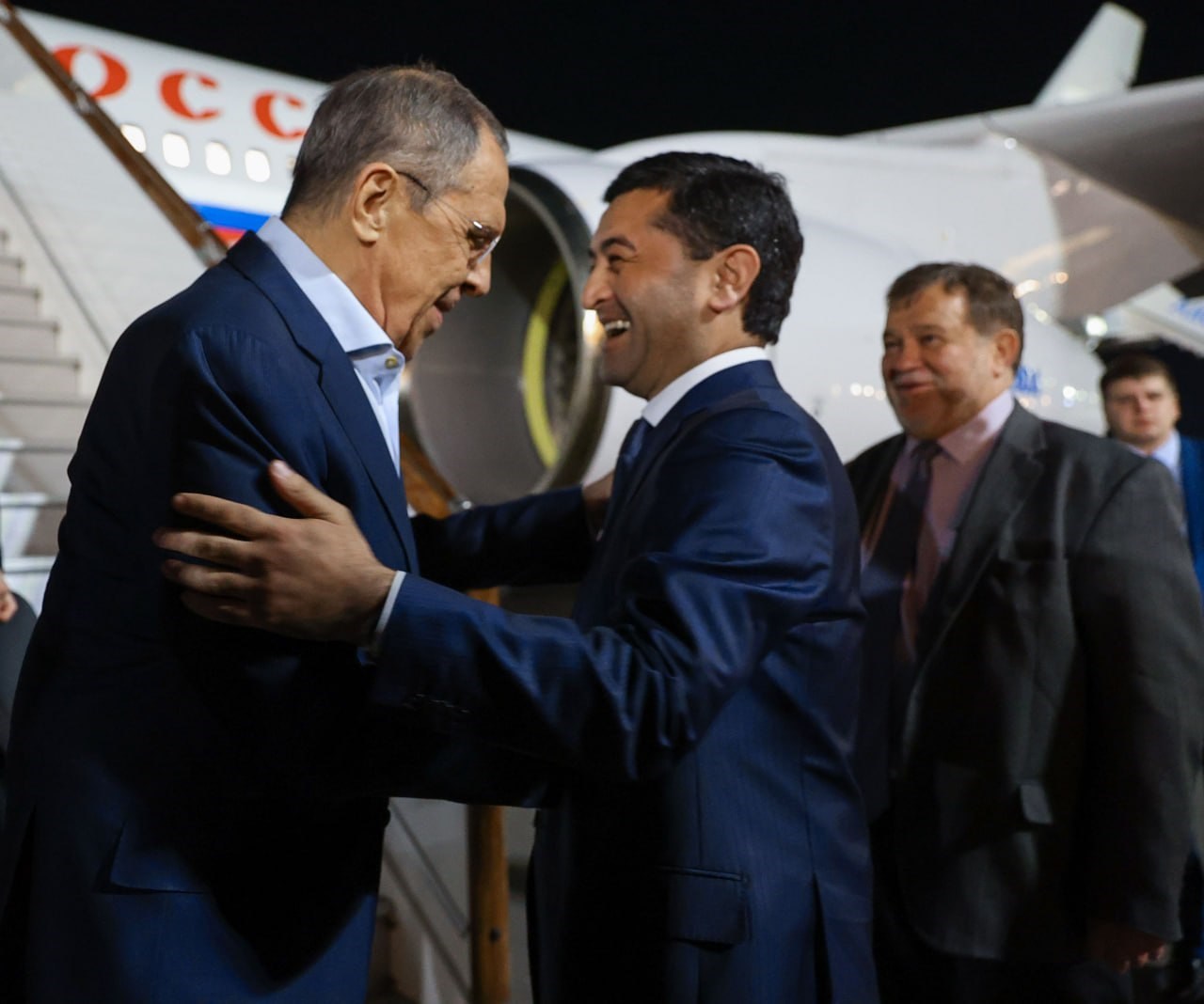 Russian Foreign Minister Sergei Lavrov is greeted by Uzbek officials after arriving at the Samarkand International Airport, Samarkand, Uzbekistan, 12 April 2023. (@mfa_russia/Twitter)