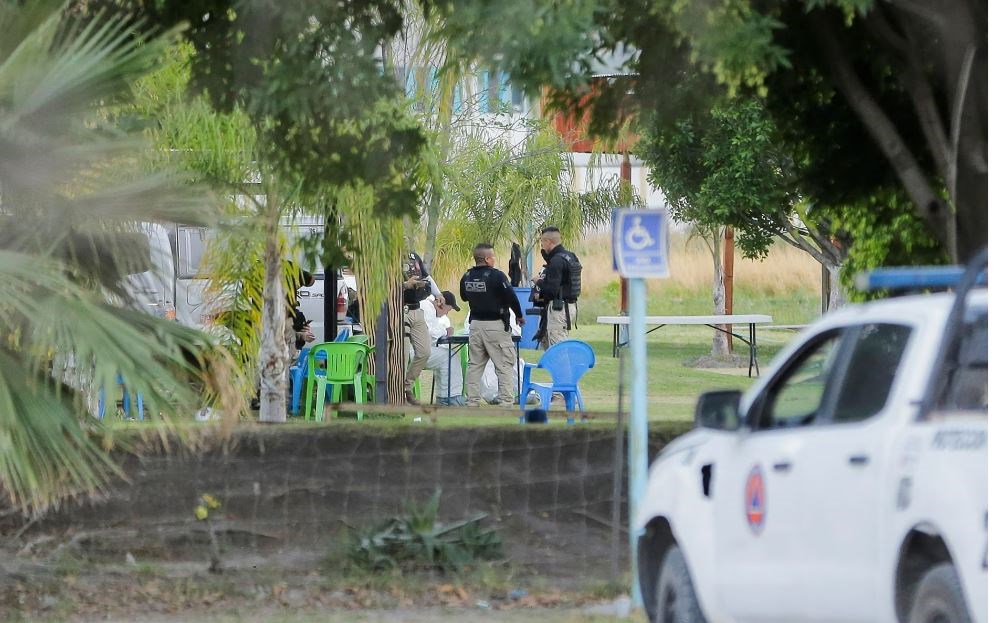 Authorities work at a crime scene where gunmen killed several people including a minor after storming a water park, in Cortazar, Guanajuato state, Mexico April 15, 2023. (REUTERS)