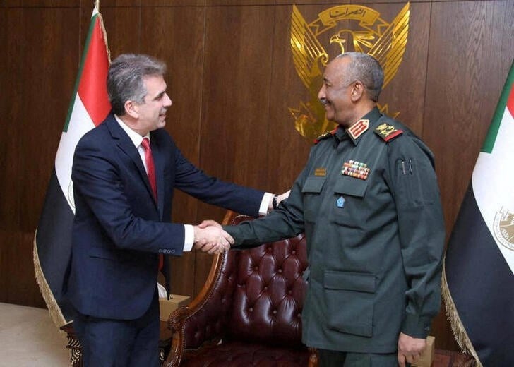 Sudan's sovereign council head General Abdel Fattah al-Burhan meets Israeli foreign minister Eli Cohen in Khartoum, Sudan February 2, 2023 (Reuters)