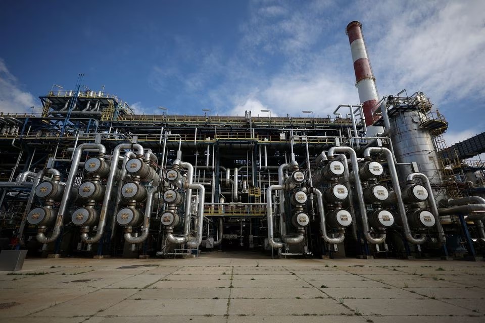 Sekcja polskiej państwowej rafinerii Orlen w Gdańsku, 9 sierpnia 2022 r. (Reutera)