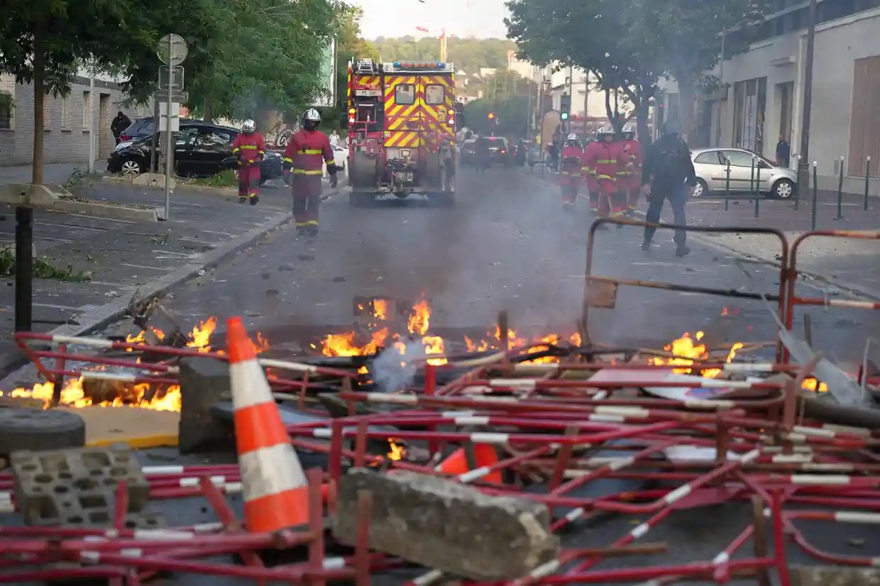 The aftermath of clashes in Nanterre after demonstrations over use of lethal force. (AFP)