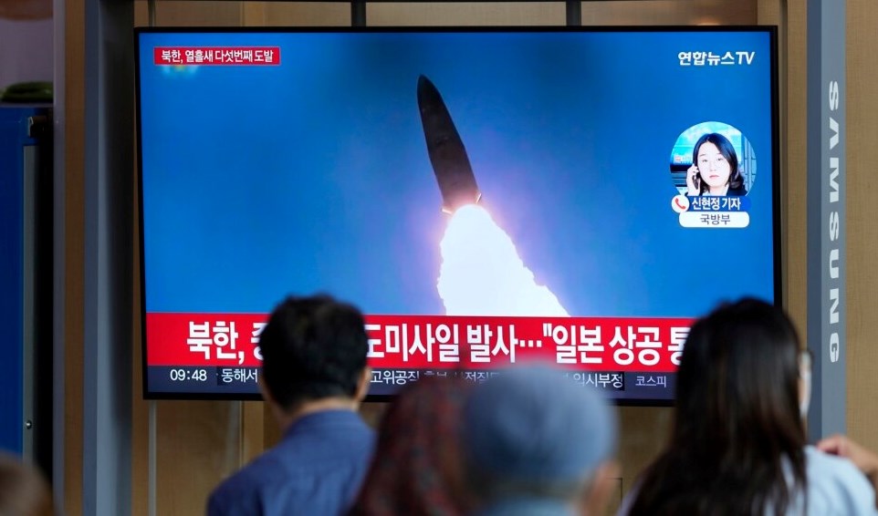 DPRK launches 'unidentified ballistic missile': Seoul