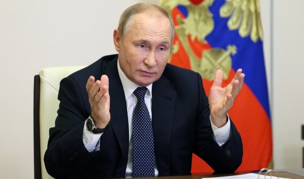 Russia has right to mirror actions if cluster munitions used: Putin