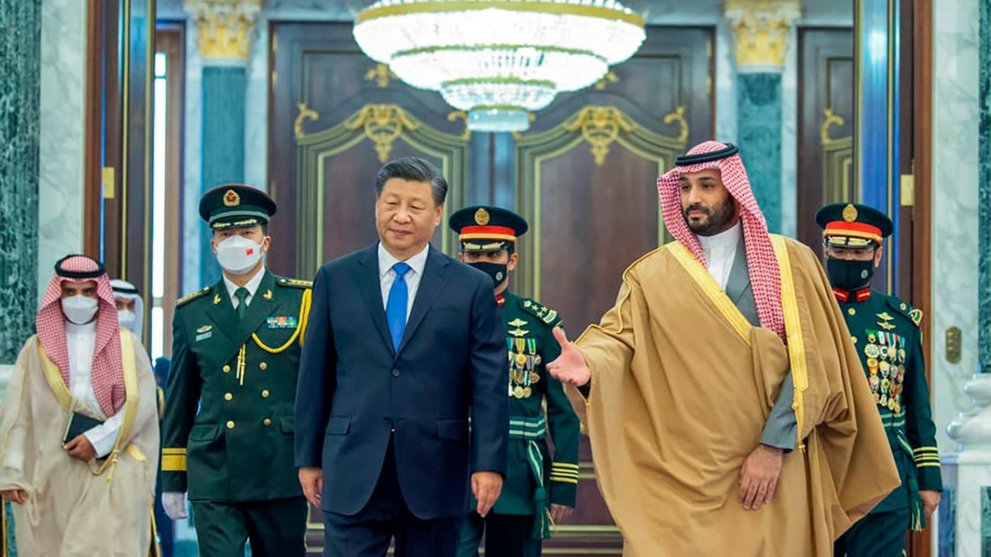 Chinese President Xi Jinping next to Saudi Crown Prince and Prime Minister Mohammed bin Salman in Riyadh, Saudi Arabia on 8 December, 2022 (Saudi Press Agency/AP)
