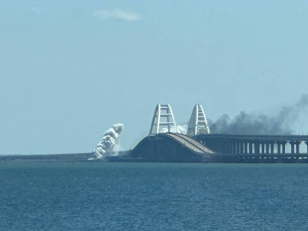 Russia thwarts Ukraine's missile attack on Crimean bridge.