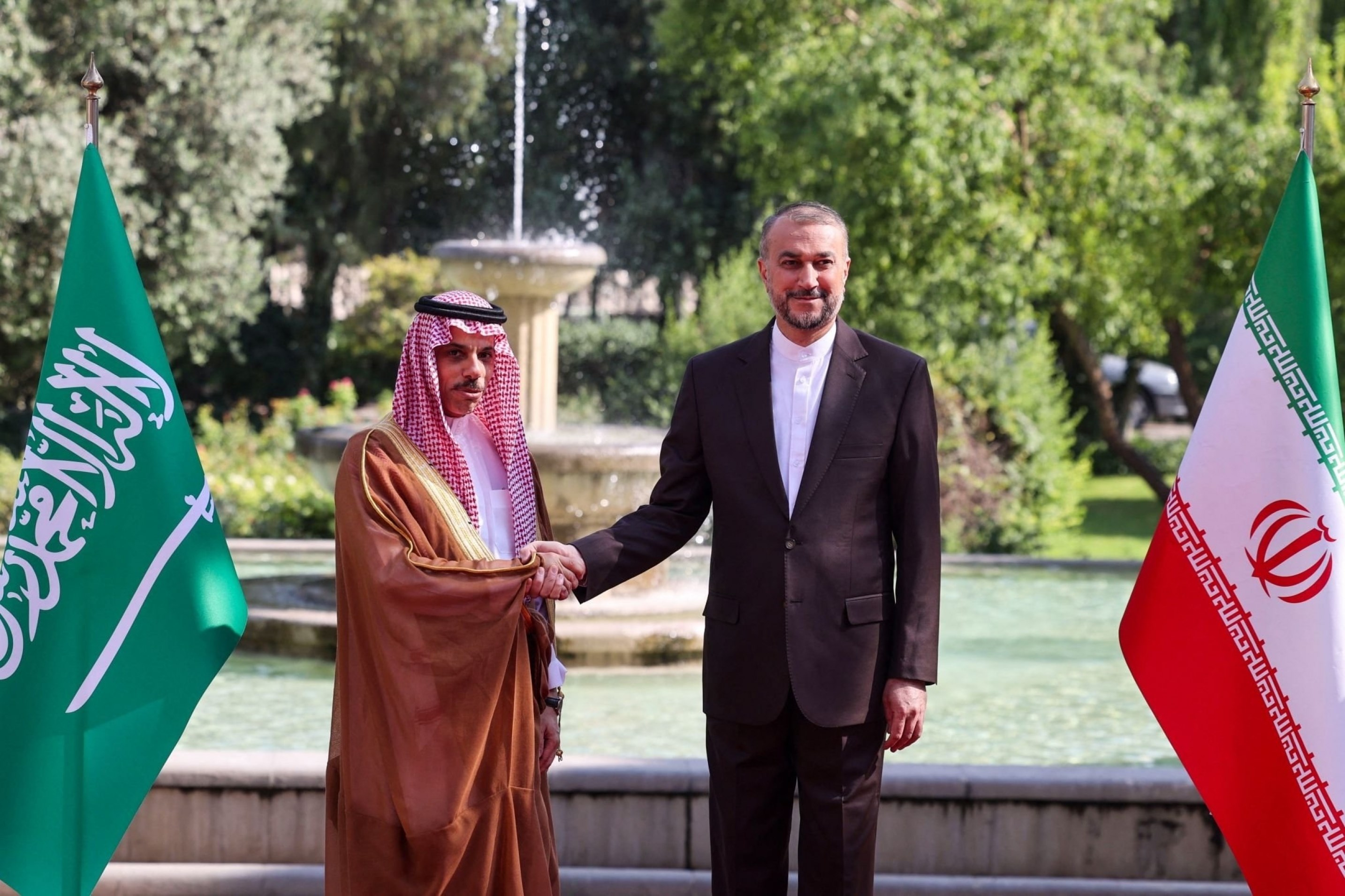 Iran announces Foreign Ministers' meeting in Saudi Arabia.