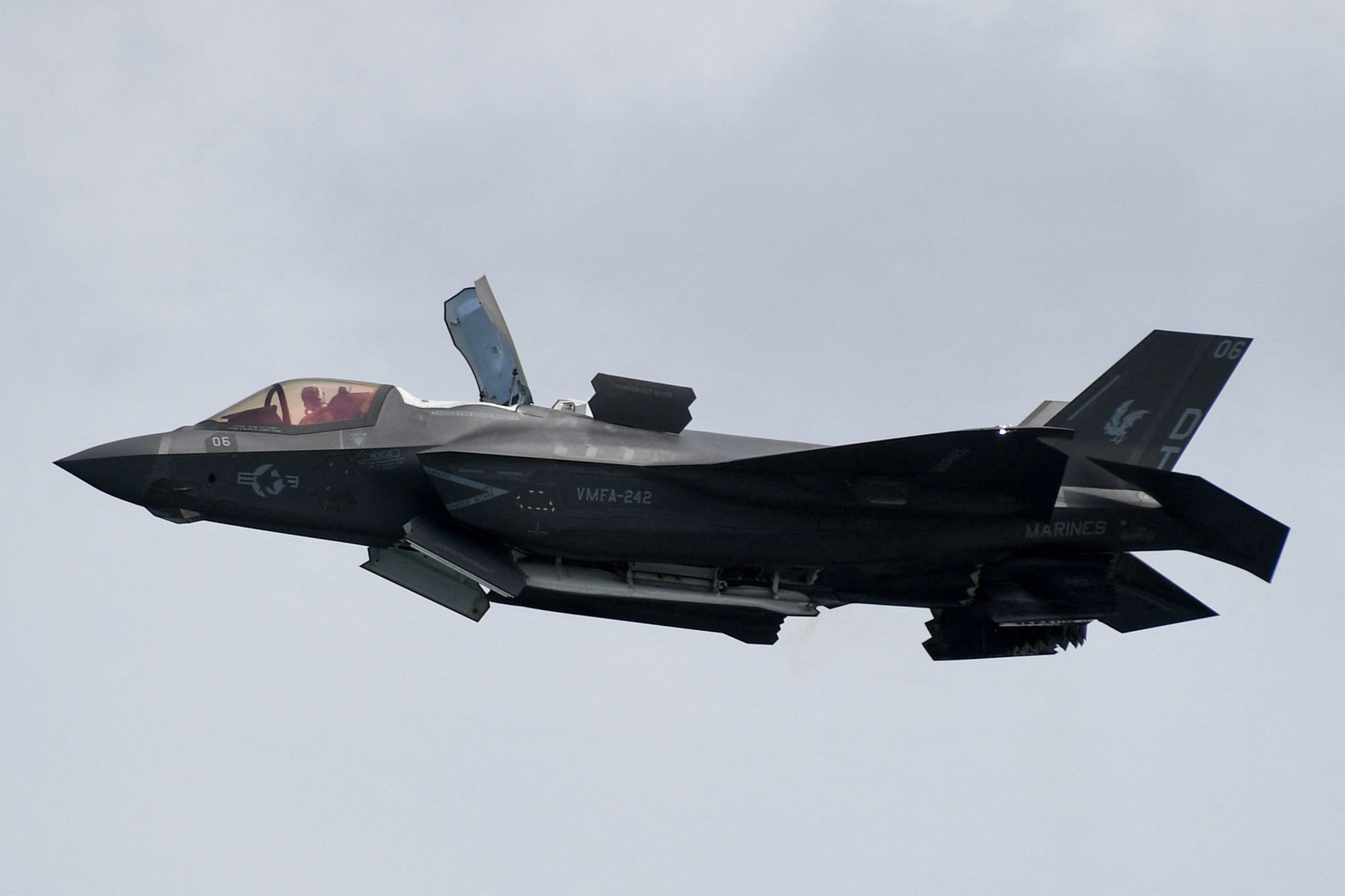 Iran's radars monitor multiple stealth F-35 jets in the Gulf.