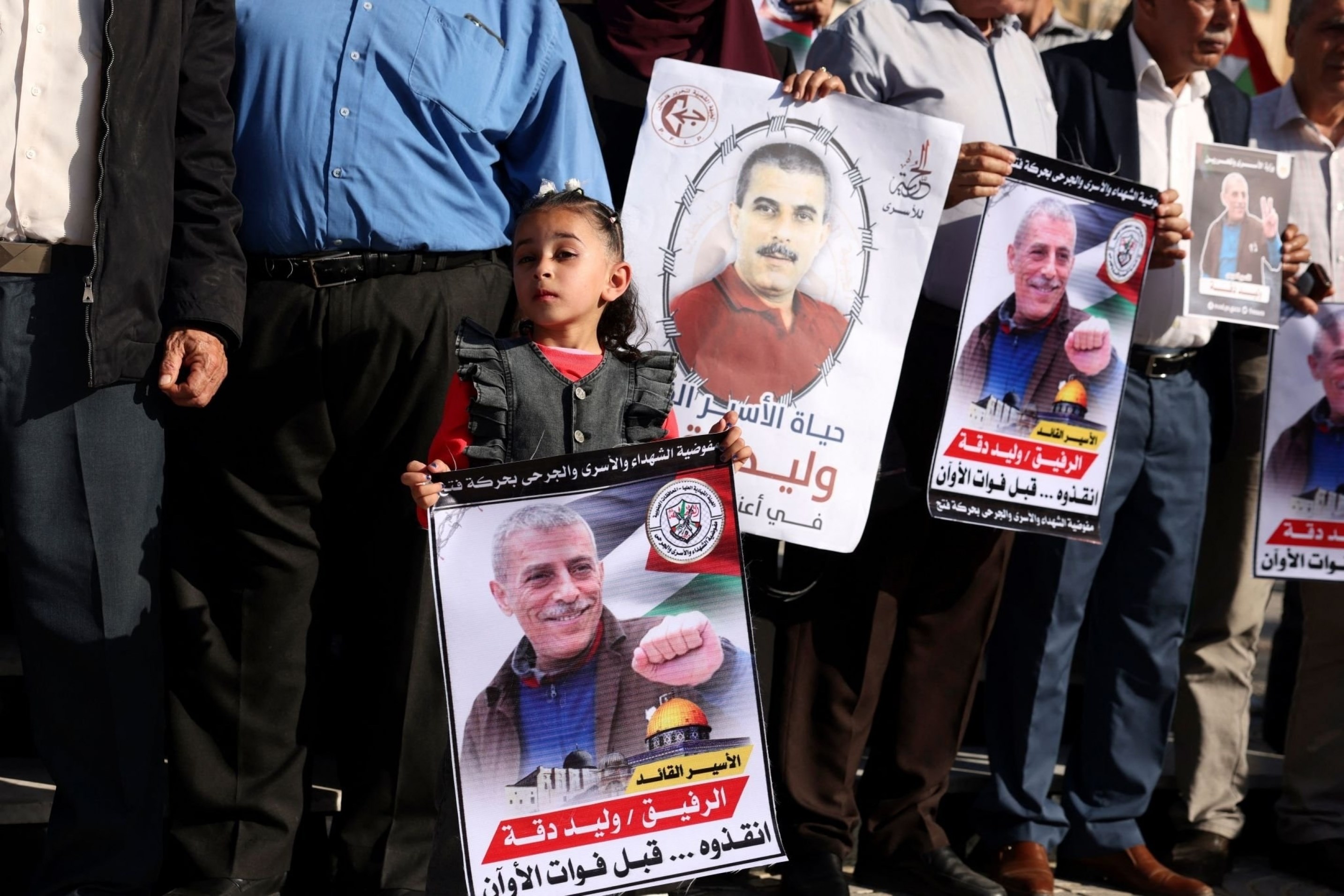 Israeli courts postpone the release of cancer-stricken prisoner Walid Daqqa.