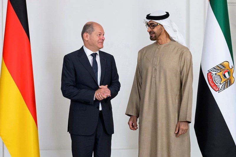 Mohamed bin Zayed Al Nahyan, President of the UAE right and German Chancellor Olaf Scholaz, talk prior to a meeting at Al Shati palace in Abu Dhabi, UAE , September 25,2022. (AP)